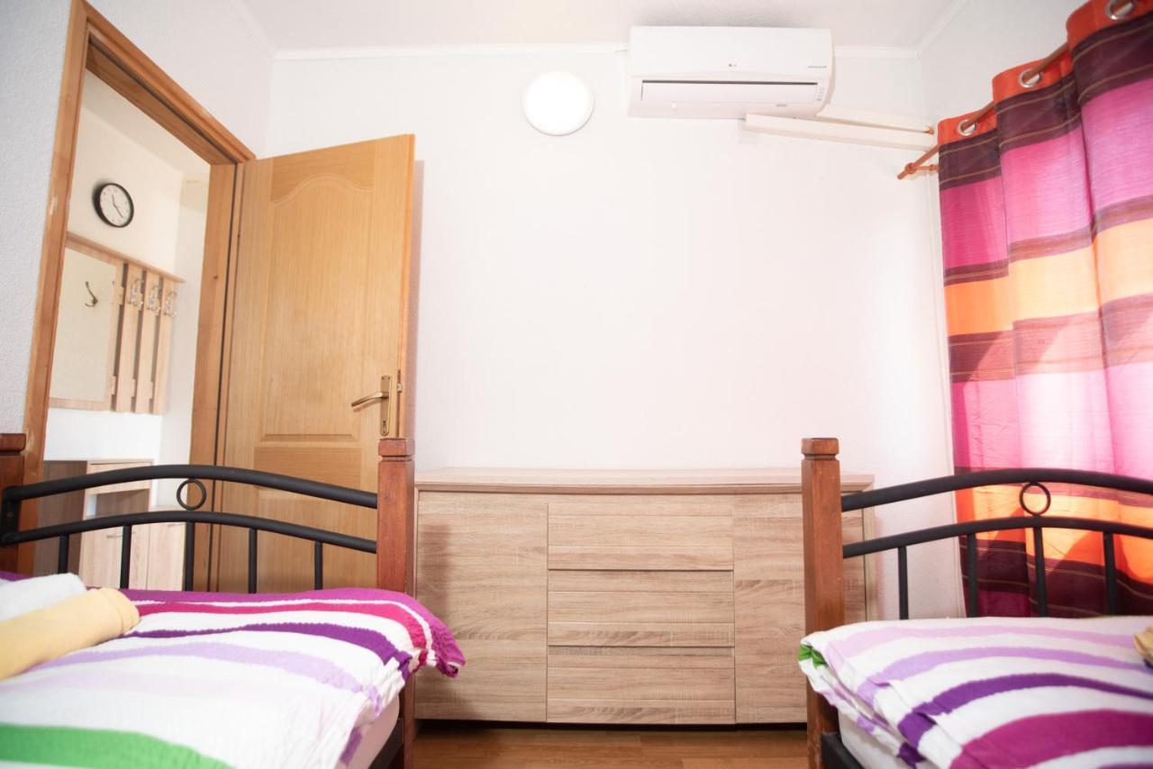 Apartmens Leona Apartment Karlobag Exterior photo